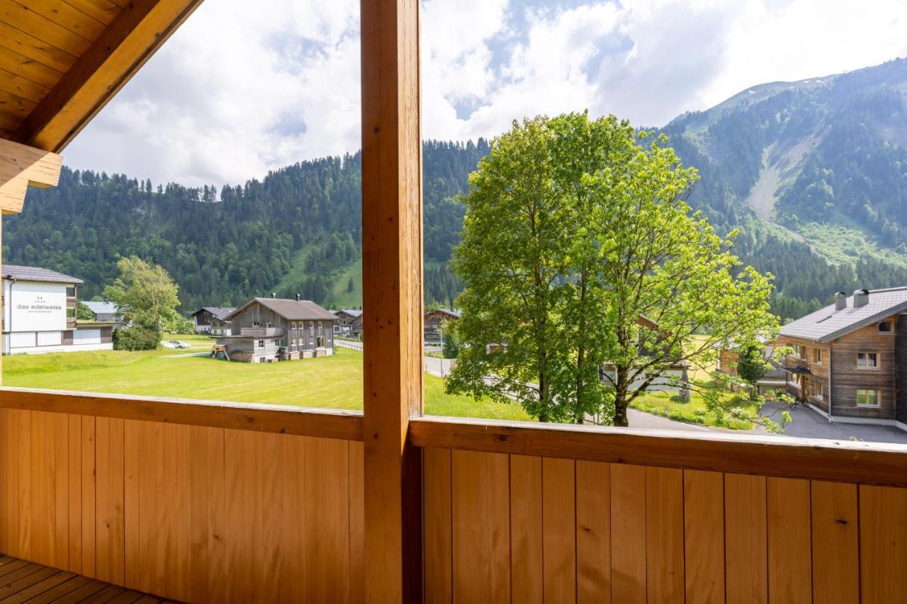 Haus Maria-Theresia Schoppernau Esterno foto