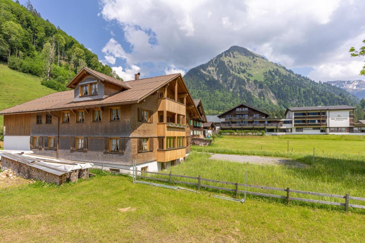 Haus Maria-Theresia Schoppernau Esterno foto